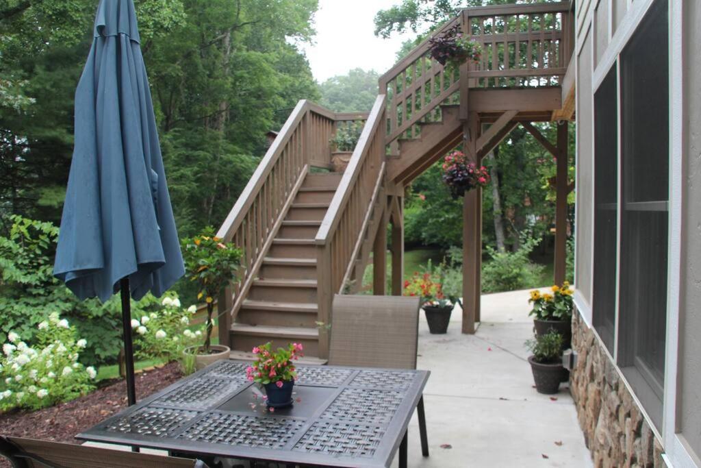 Bluebirds Nest 10 Min To Avl Biltmore Hot Tub Cont Bkfst Sparkling Water Asheville Eksteriør billede